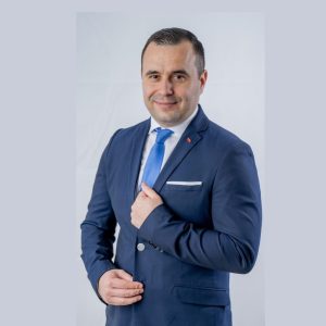 Cum reușește Dragoș Macarin să mențină la The Money Advisor o cultură bazată pe oameni, nu pe cifre